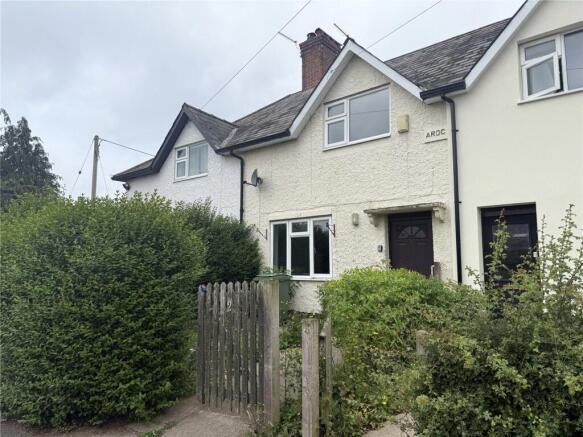 2 bed property, in The Crescent, £179,950