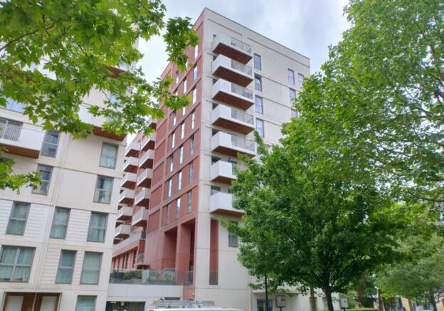 2 bed property, in 21 Meander House, £390,000
