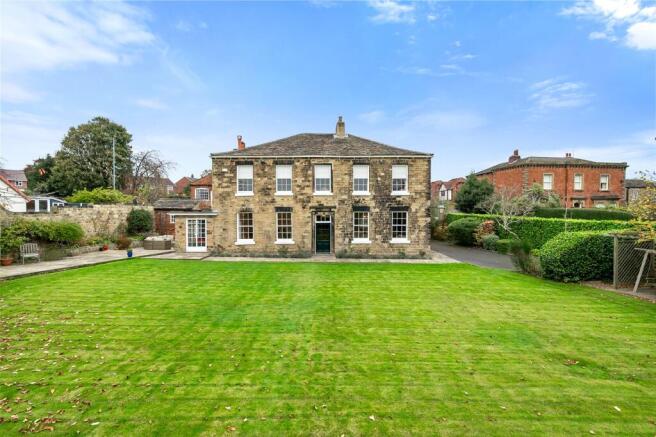 4 bed property, in Grove House, £900,000