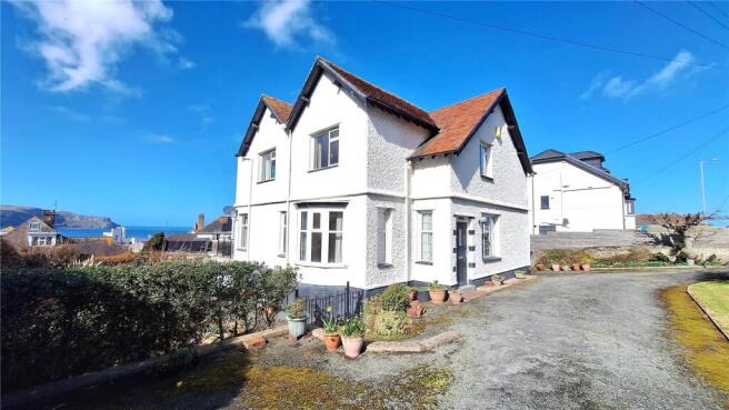 4 bed property, in Bryn Y Bia Road, £480,000