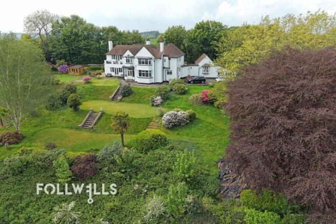 5 bed property, in Harley Thorn Lane, £895,000