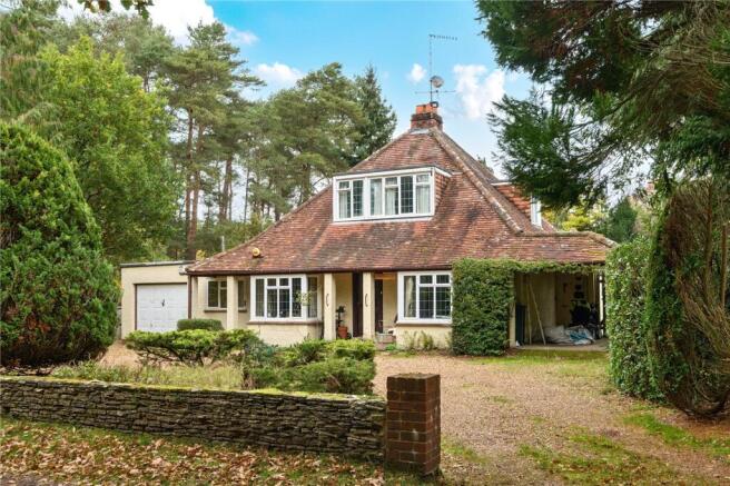 3 bed property, in Sandy Lane, £700,000