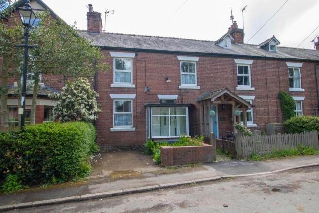 3 bed property, in Mill Lane, £285,000