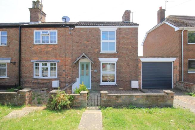 2 bed property, in Stewton Lane, £110,000