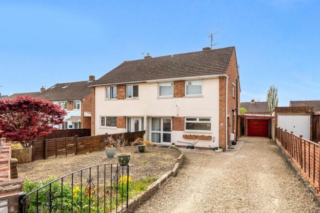3 bed property, in Marling Crescent, £320,000