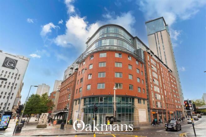 1 bed property, in Navigation Street, £150,000