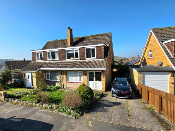 3 bed property, in Kingskerswell, £285,000