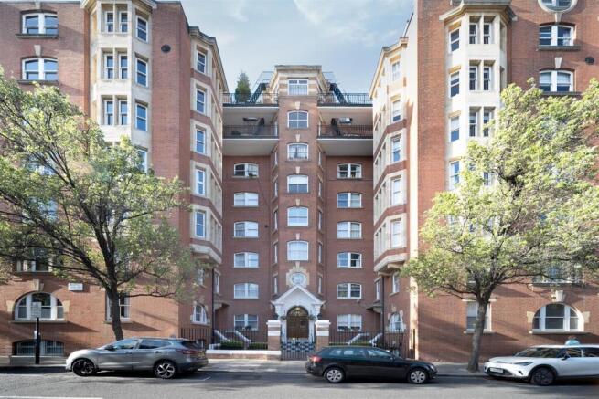 3 bed property, in Burnham Court, £1,700,000
