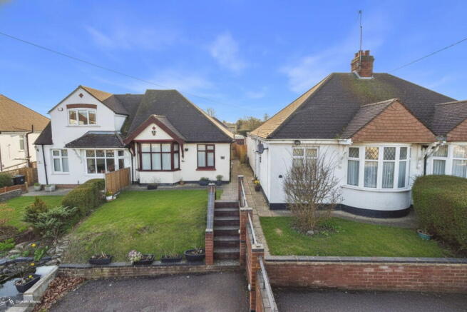 3 bed property, in Booth Lane South, £250,000