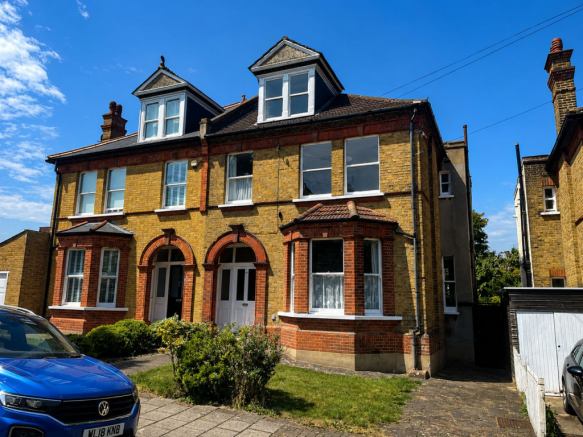 5 bed property, in Manor Grove, £1,300,000