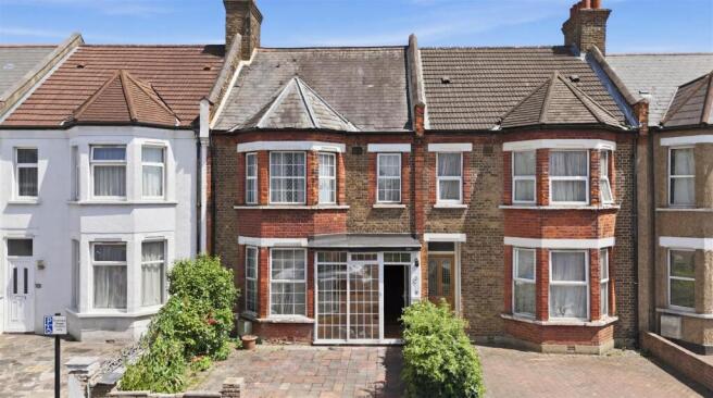 4 bed property, in St. Marks Road, £599,995