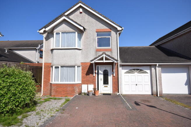 3 bed property, in Petrel Bank, £340,000
