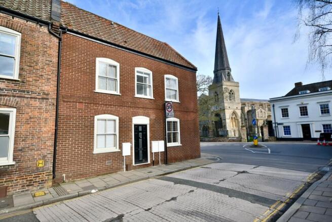 2 bed property, in St Nicholas Street, £235,000