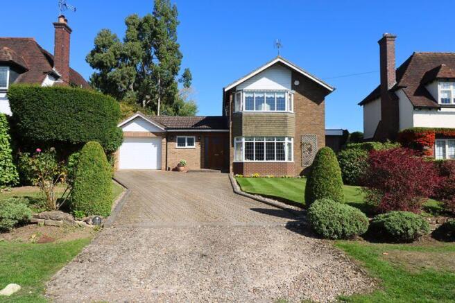 3 bed property, in Scott Road, £590,000