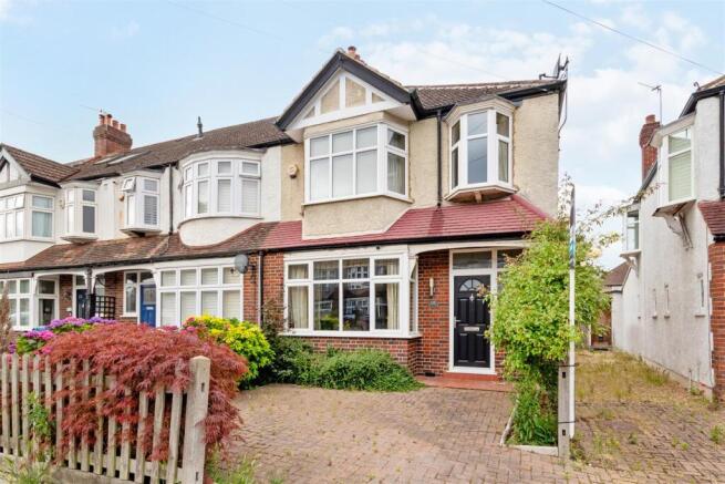 3 bed property, in Westway, £780,000