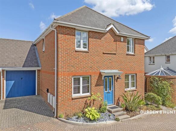 3 bed property, in St. Nicholas Place, £650,000