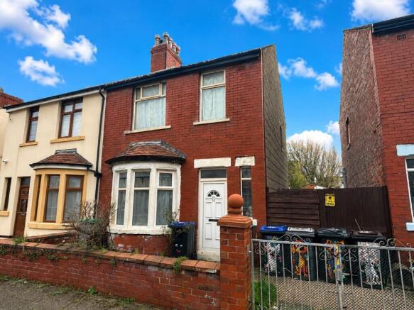 3 bed property, in 14 Silverwood Avenue, £5,000