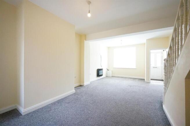 3 bed property, in Lonsdale Road, £140,000