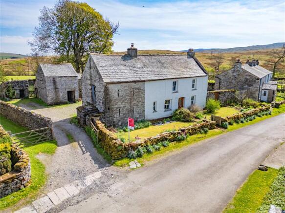 3 bed property, in The Laithes, £525,000