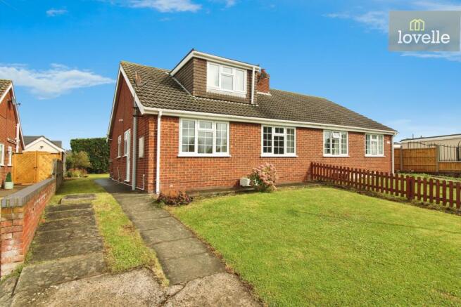 3 bed property, in High Street, £189,000