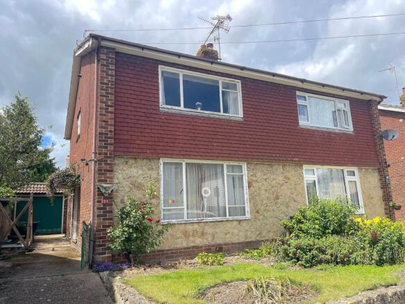 3 bed property, in St. Johns Road, £275,000