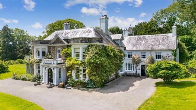 6 bed property, in Dolton, £2,250,000