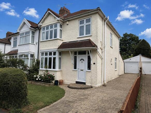3 bed property, in Oakwood Road, £799,950
