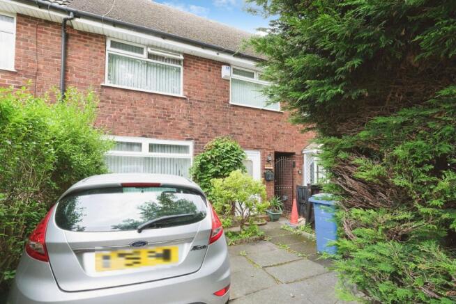 3 bed property, in Whitney Road, £195,000