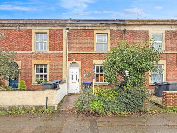 2 bed property, in Wingfield Road, £235,000