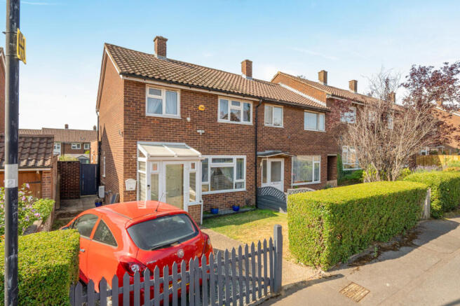 4 bed property, in Bartelotts Road, £499,950