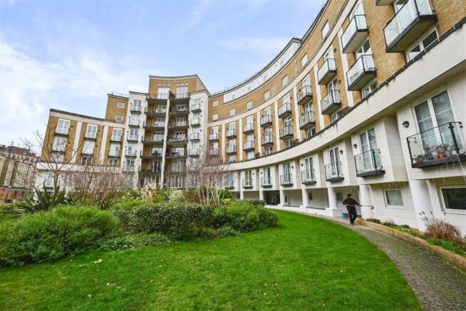 2 bed property, in Palgrave Gardens, £950,000