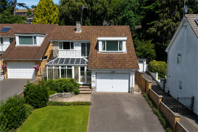 4 bed property, in Bournemouth, £670,000