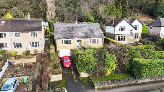 3 bed property, in Wood Lane, £439,950