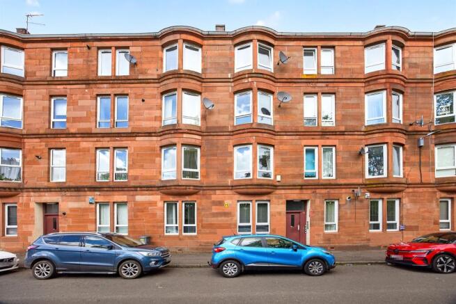 1 bed property, in Blythswood Drive, £50,000