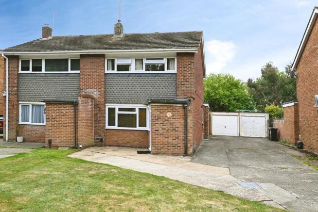 3 bed property, in Vauxhall Drive, £480,000