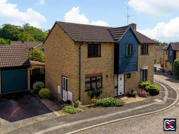 4 bed property, in Tollgate Close, £360,000