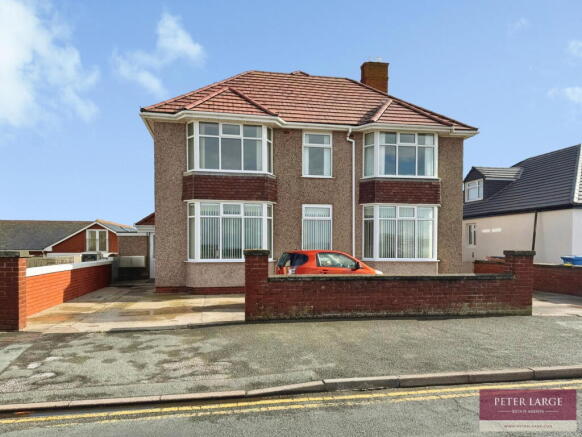 8 bed property, in 31 Marine Drive, £600,000
