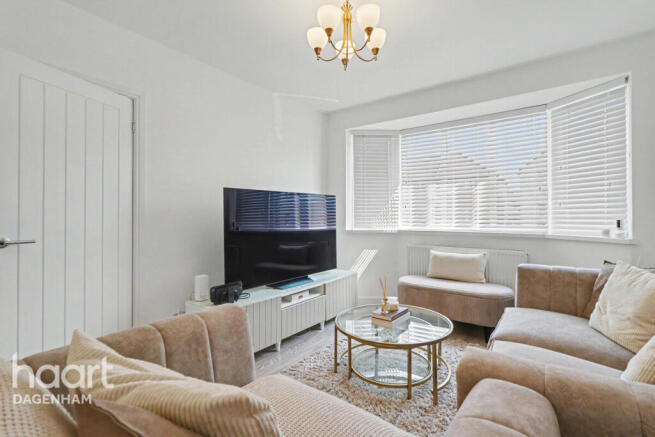 3 bed property, in Sedgemoor Drive, £450,000