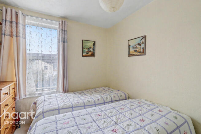 2 bed property, in Pemdevon Road, £360,000