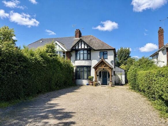 3 bed property, in St. Johns, £350,000