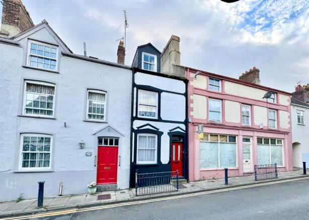 3 bed property, in Berry Street, £149,900