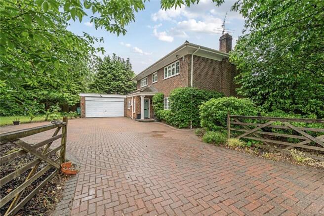 4 bed property, in Springfield Road, £900,000