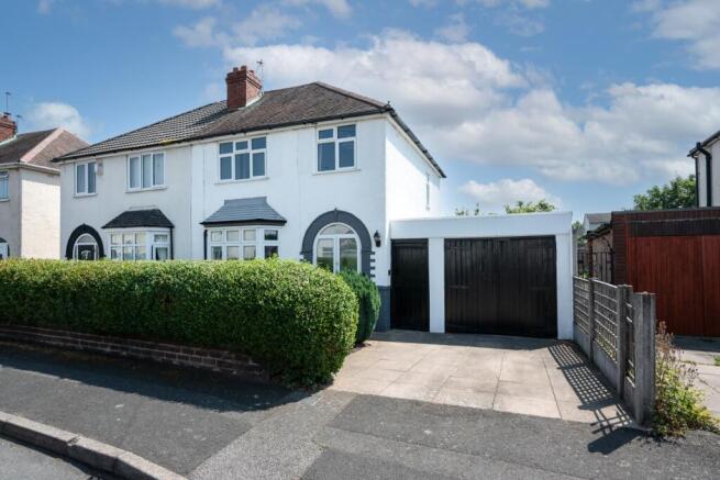 3 bed property, in Collins Road, £260,000