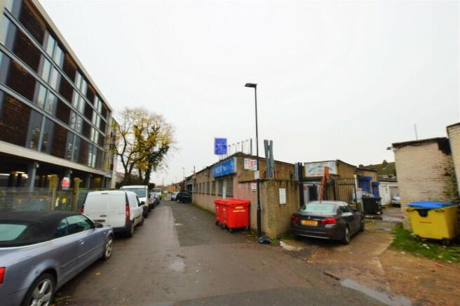 Land, in Bath Road, £1,800,000