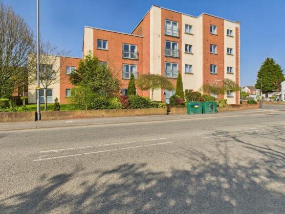 3 bed property, in Apartment 3, £70,000