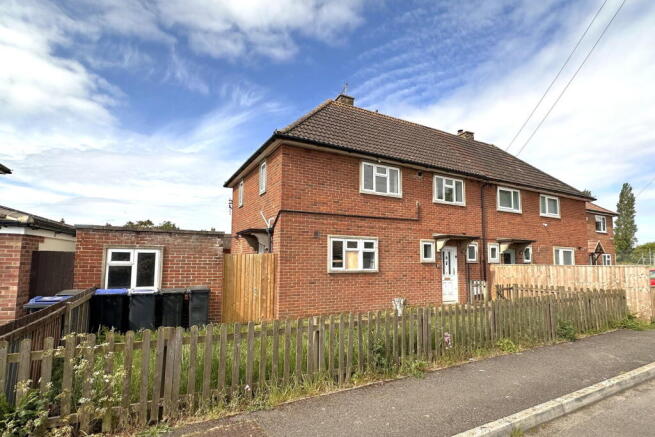 3 bed property, in Highfield, £200,000