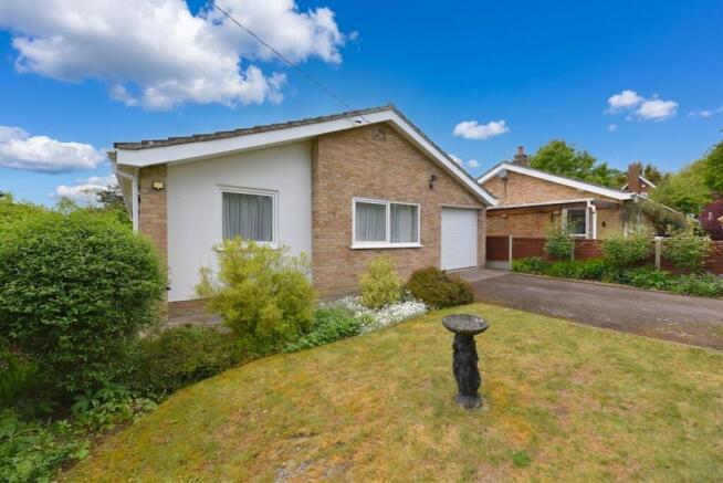 3 bed property, in High Street, £500,000