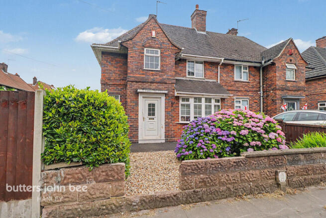 3 bed property, in Hanley Road, £190,000