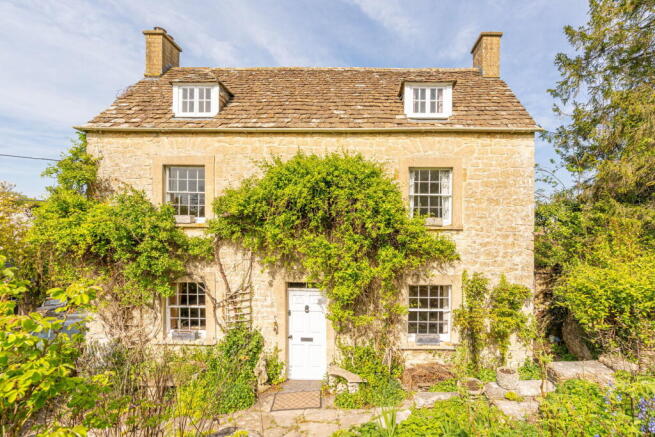 3 bed property, in Thompsons Hill, £750,000