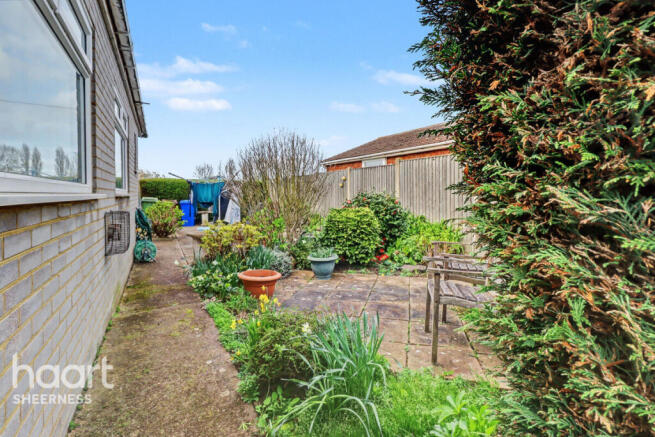 3 bed property, in The Broadway, £475,000